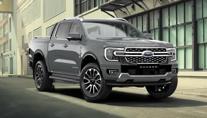 Ranger Sport exterior in Iconic Silver paint colour option