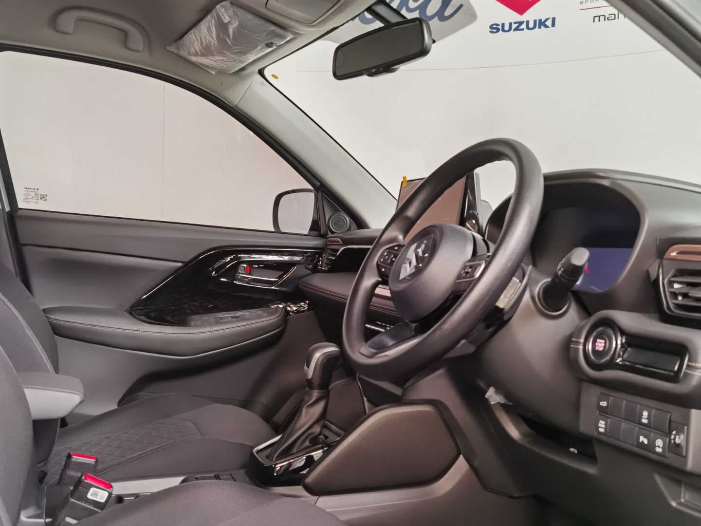 SUZUKI ACROSS 1.5 GL A/T (MILD HYBRID) image 17